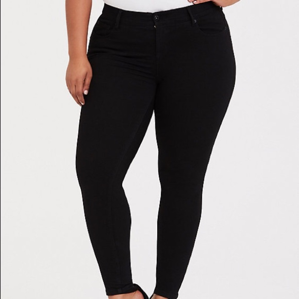 torrid: Black skinny jeans